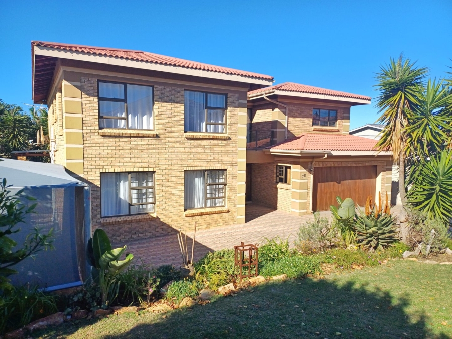 5 Bedroom Property for Sale in Reebok Western Cape